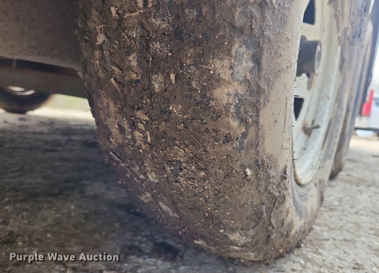 image for item MW9561 2011 Doolittle  enclosed cargo trailer