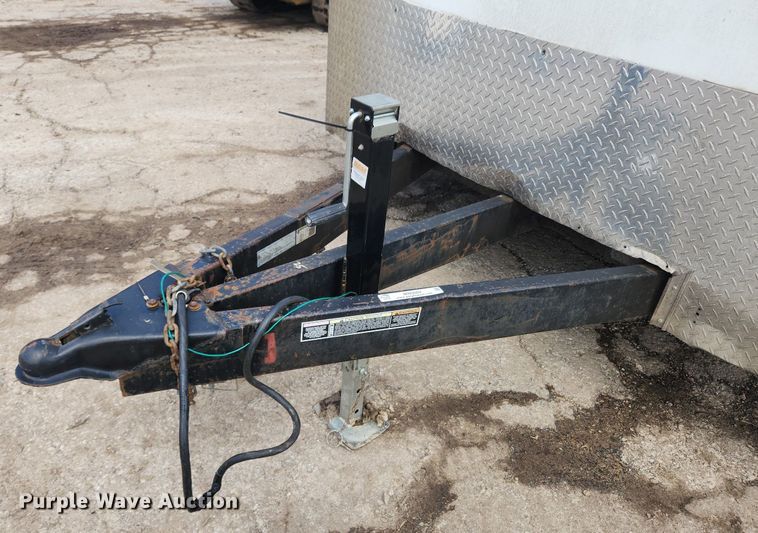 image for item MW9562 2012 Doolittle  enclosed cargo trailer