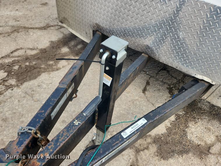 image for item MW9562 2012 Doolittle  enclosed cargo trailer