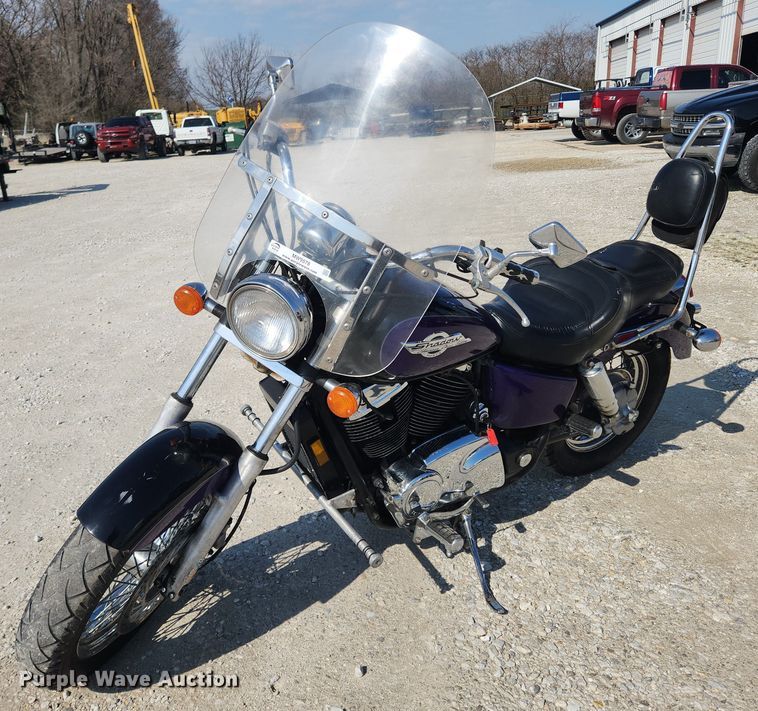 image for item MW9578 1996 Honda Shadow VT1100C2  motorcycle