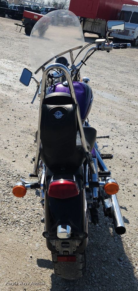 image for item MW9578 1996 Honda Shadow VT1100C2  motorcycle