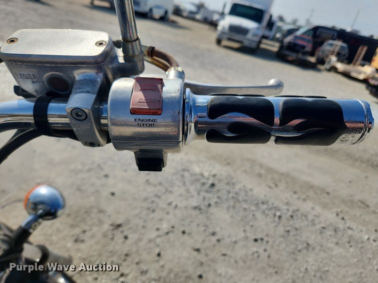 image for item MW9578 1996 Honda Shadow VT1100C2  motorcycle