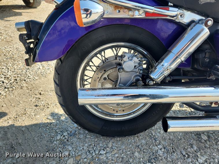 image for item MW9578 1996 Honda Shadow VT1100C2  motorcycle