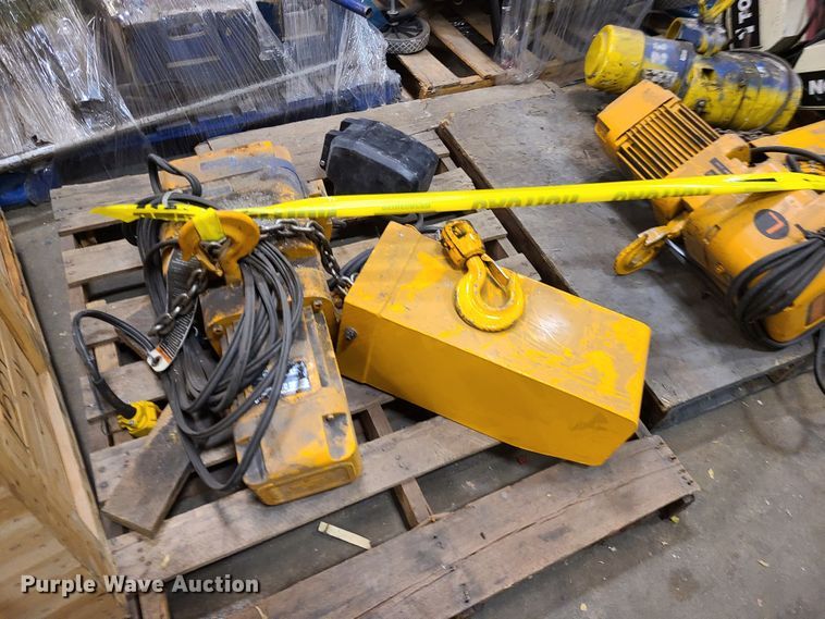 image for item MX9540 (9) hoists