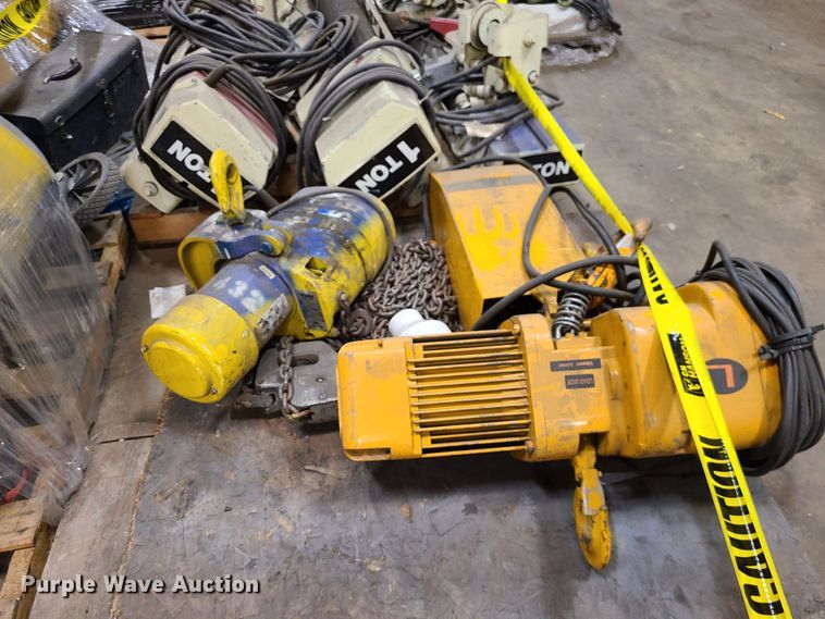 image for item MX9540 (9) hoists