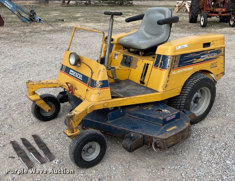 image for item MY9130 Excel 2500 Compact ZTR lawn mower
