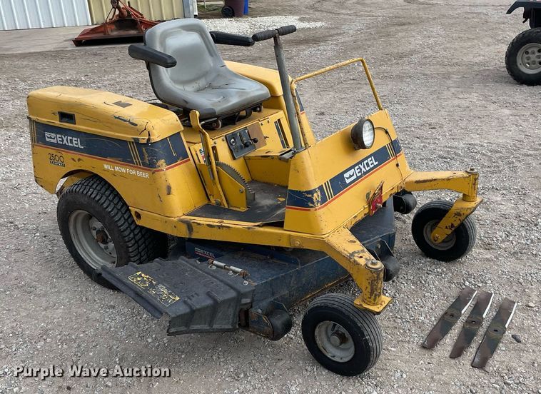 image for item MY9130 Excel 2500 Compact ZTR lawn mower