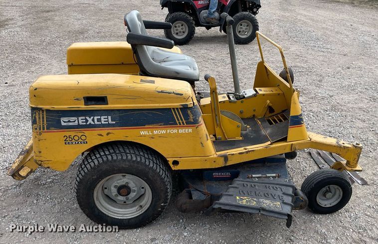 image for item MY9130 Excel 2500 Compact ZTR lawn mower