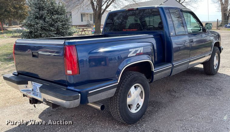 image for item MY9225 1994 Chevrolet K1500  Ext. Cab pickup truck