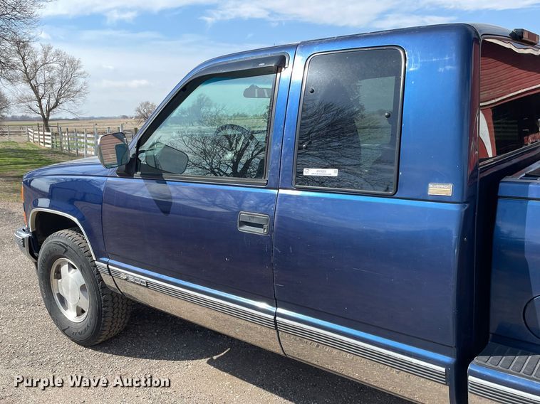 image for item MY9225 1994 Chevrolet K1500  Ext. Cab pickup truck