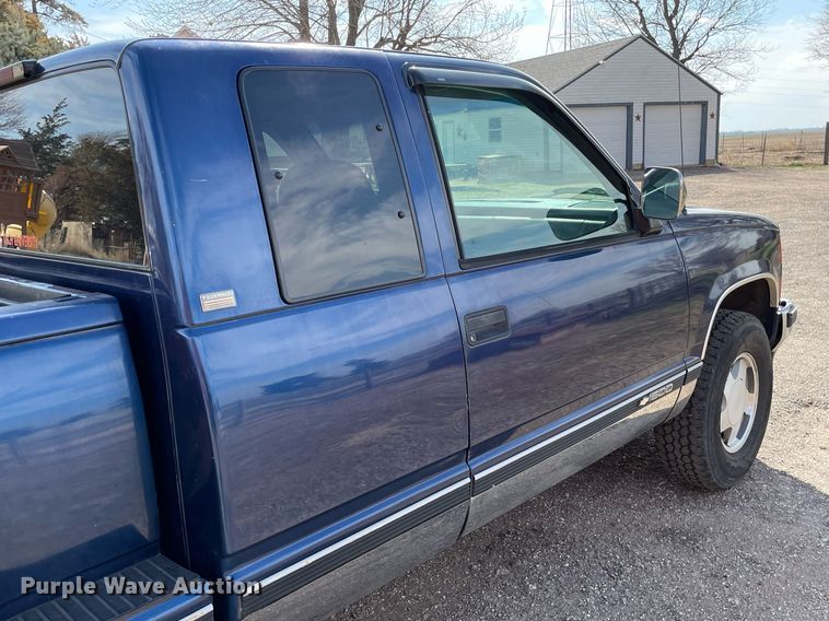 image for item MY9225 1994 Chevrolet K1500  Ext. Cab pickup truck