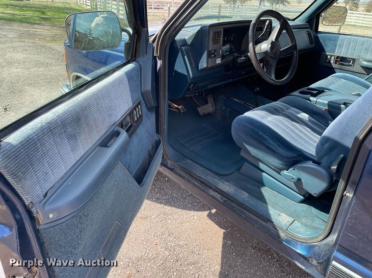 image for item MY9225 1994 Chevrolet K1500  Ext. Cab pickup truck