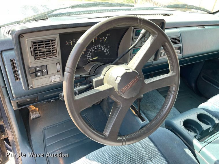 image for item MY9225 1994 Chevrolet K1500  Ext. Cab pickup truck