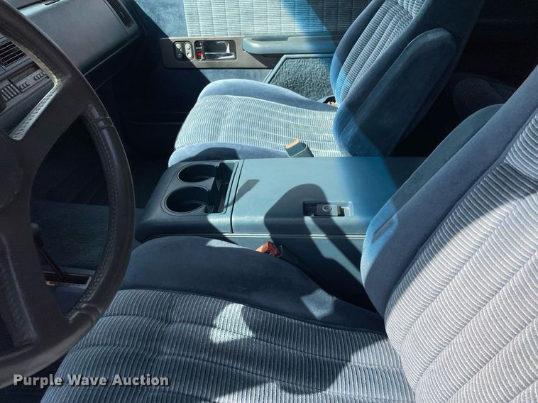 image for item MY9225 1994 Chevrolet K1500  Ext. Cab pickup truck