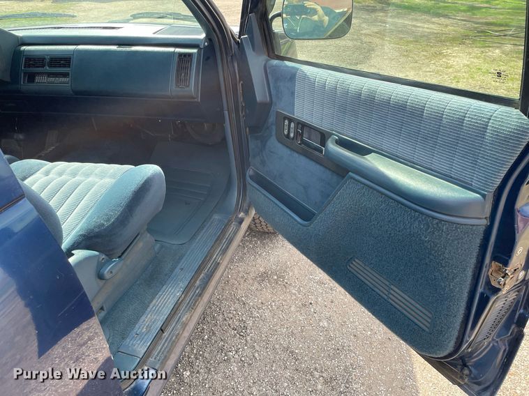 image for item MY9225 1994 Chevrolet K1500  Ext. Cab pickup truck