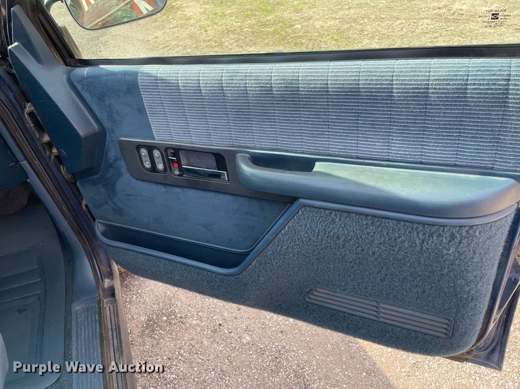 image for item MY9225 1994 Chevrolet K1500  Ext. Cab pickup truck