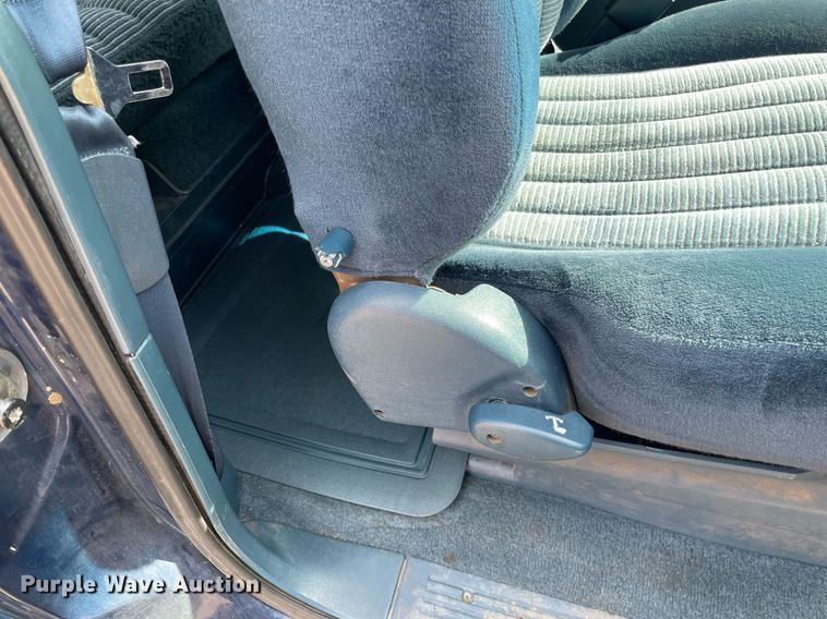 image for item MY9225 1994 Chevrolet K1500  Ext. Cab pickup truck