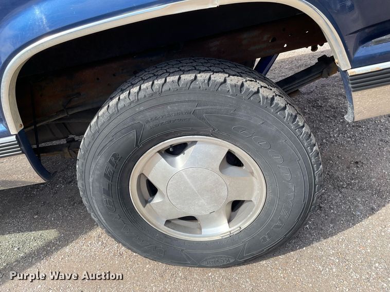 image for item MY9225 1994 Chevrolet K1500  Ext. Cab pickup truck