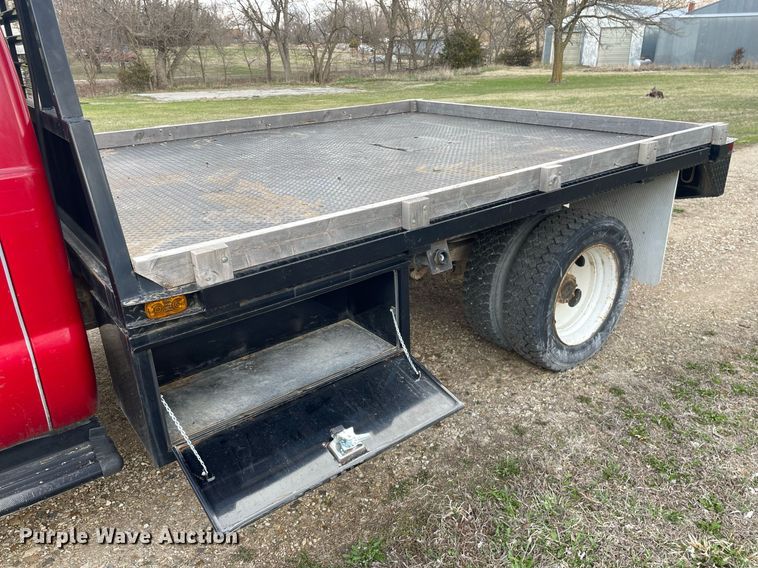image for item MY9232 1999 Ford F550 Super Duty  flatbed truck