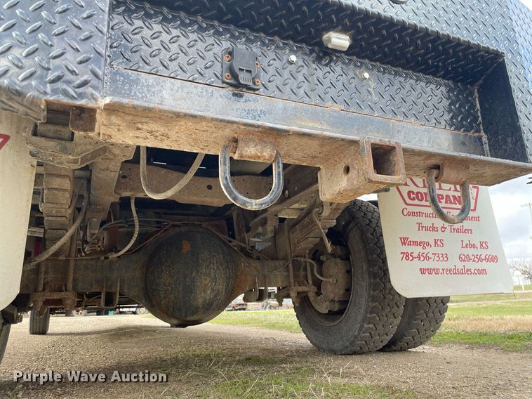 image for item MY9232 1999 Ford F550 Super Duty  flatbed truck