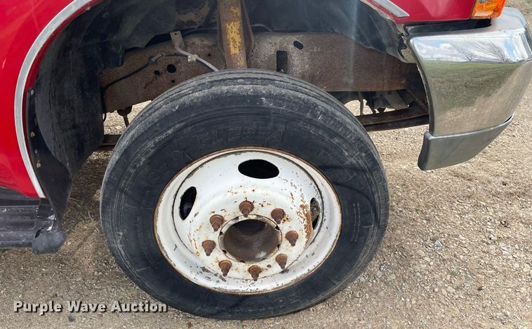 image for item MY9232 1999 Ford F550 Super Duty  flatbed truck