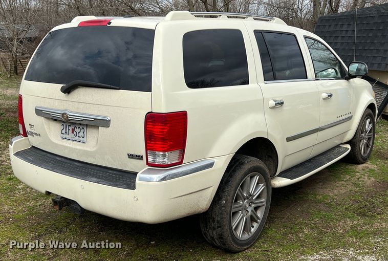 image for item MY9550 2008 Chrysler Aspen Limited  SUV