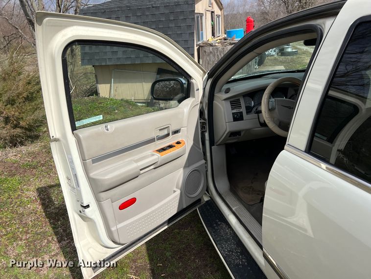 image for item MY9550 2008 Chrysler Aspen Limited  SUV