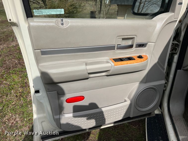 image for item MY9550 2008 Chrysler Aspen Limited  SUV