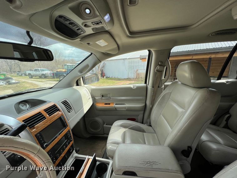 image for item MY9550 2008 Chrysler Aspen Limited  SUV