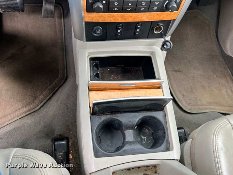 image for item MY9550 2008 Chrysler Aspen Limited  SUV