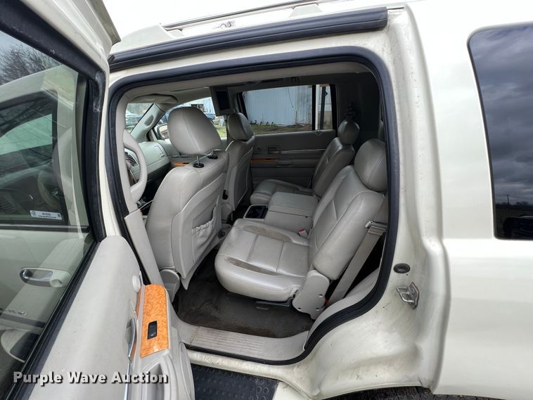 image for item MY9550 2008 Chrysler Aspen Limited  SUV