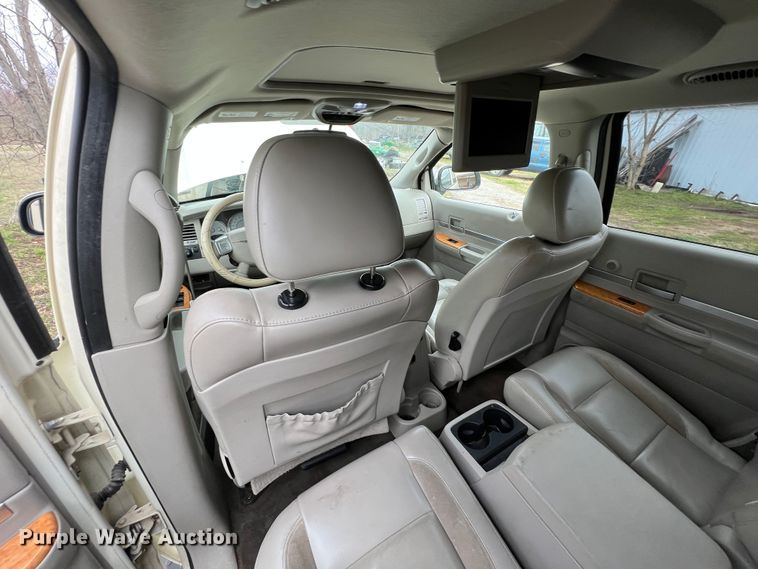 image for item MY9550 2008 Chrysler Aspen Limited  SUV