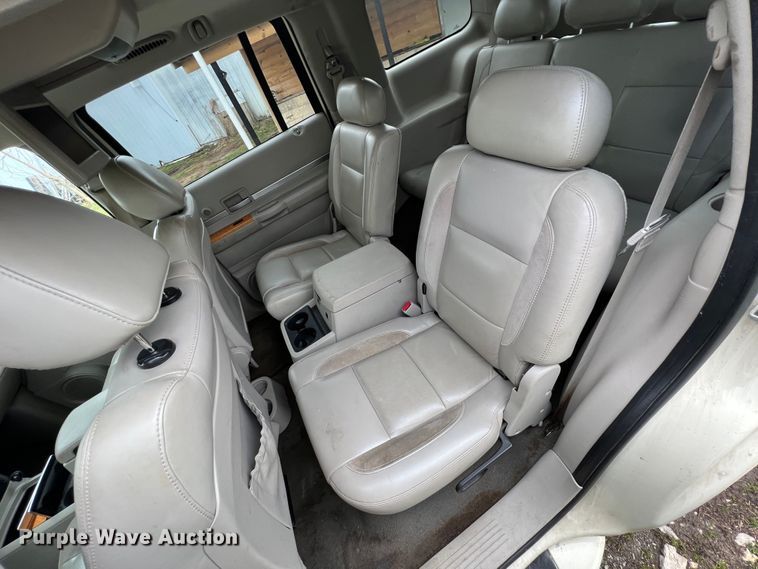 image for item MY9550 2008 Chrysler Aspen Limited  SUV