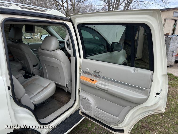 image for item MY9550 2008 Chrysler Aspen Limited  SUV