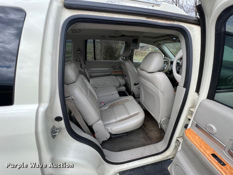 image for item MY9550 2008 Chrysler Aspen Limited  SUV