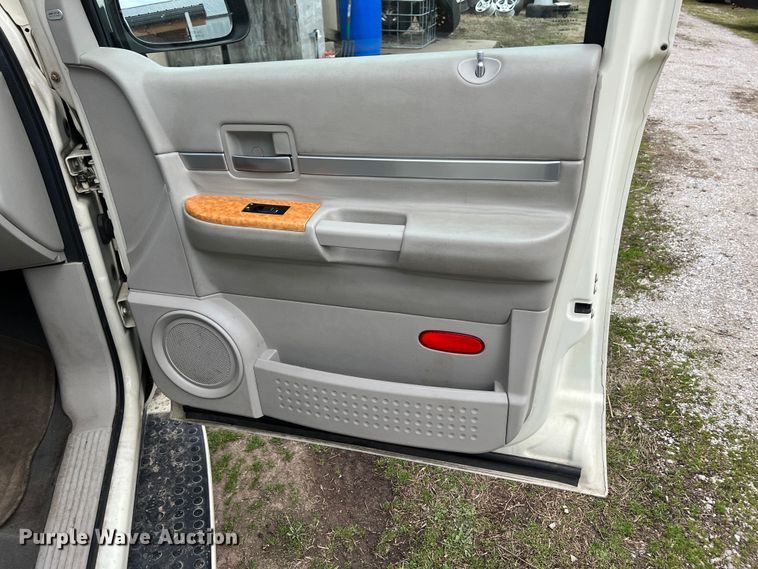 image for item MY9550 2008 Chrysler Aspen Limited  SUV