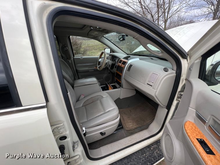 image for item MY9550 2008 Chrysler Aspen Limited  SUV