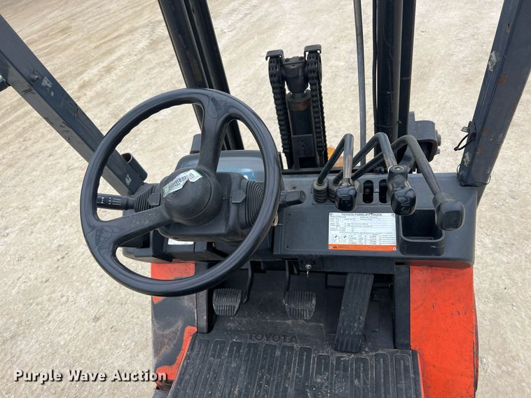 image for item MY9557 Toyota 7FGCU20  forklift