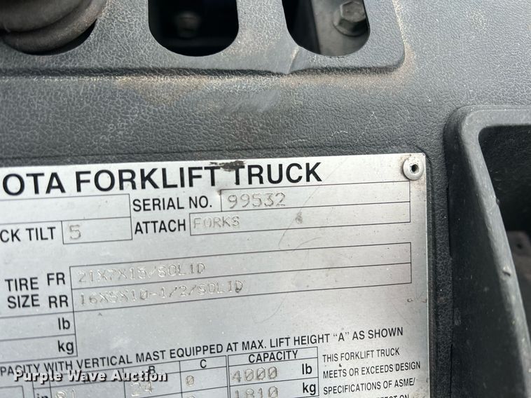 image for item MY9557 Toyota 7FGCU20  forklift