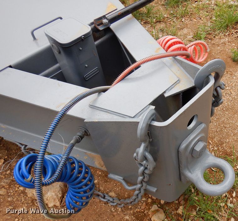 image for item DJ0827 1999 Interstate 40DLA  equipment trailer