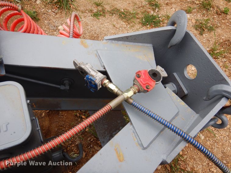 image for item DJ0827 1999 Interstate 40DLA  equipment trailer