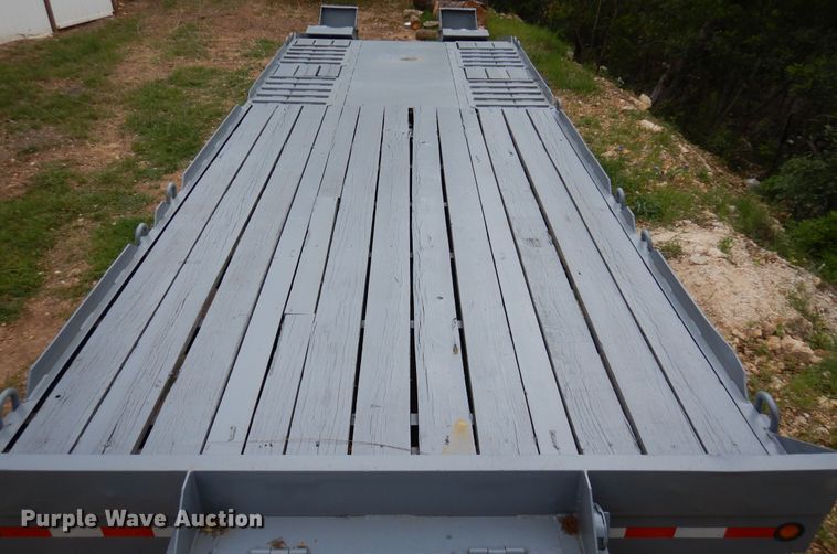 image for item DJ0827 1999 Interstate 40DLA  equipment trailer