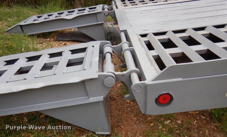 image for item DJ0827 1999 Interstate 40DLA  equipment trailer