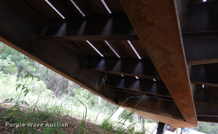 image for item DJ0827 1999 Interstate 40DLA  equipment trailer