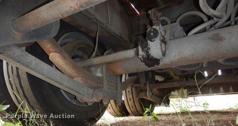 image for item DJ0827 1999 Interstate 40DLA  equipment trailer