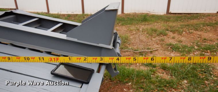 image for item DJ0827 1999 Interstate 40DLA  equipment trailer