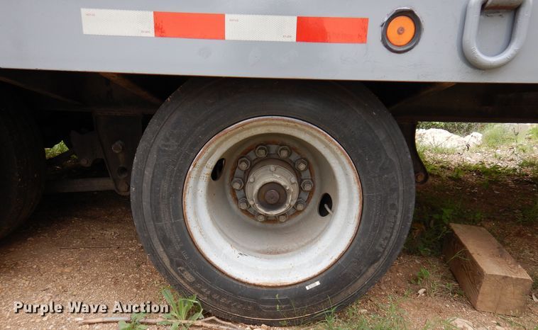 image for item DJ0827 1999 Interstate 40DLA  equipment trailer