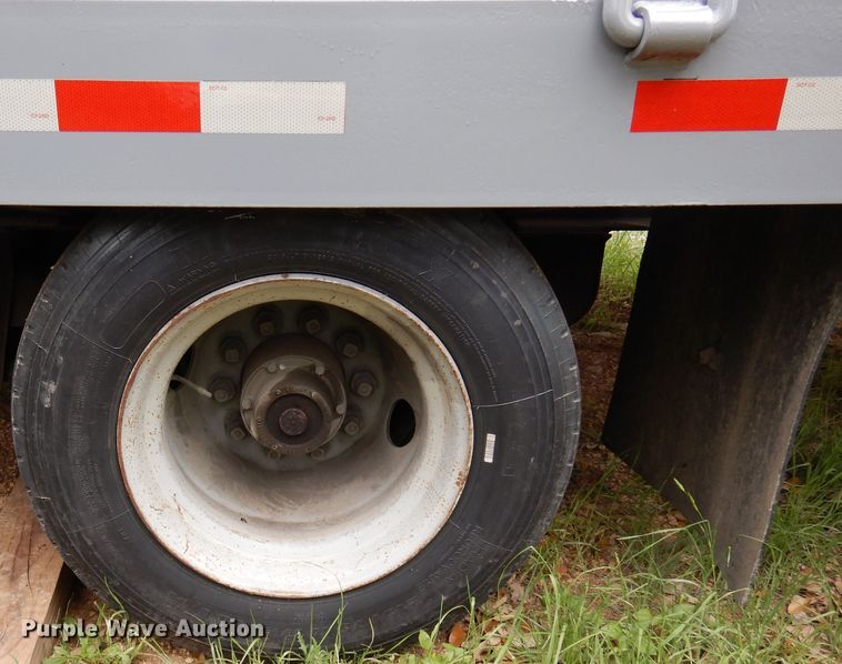 image for item DJ0827 1999 Interstate 40DLA  equipment trailer