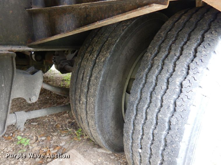 image for item DJ0827 1999 Interstate 40DLA  equipment trailer