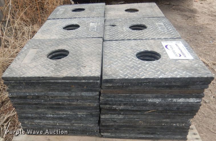 image for item DJ7013 Approximately 166 traffic cone weights